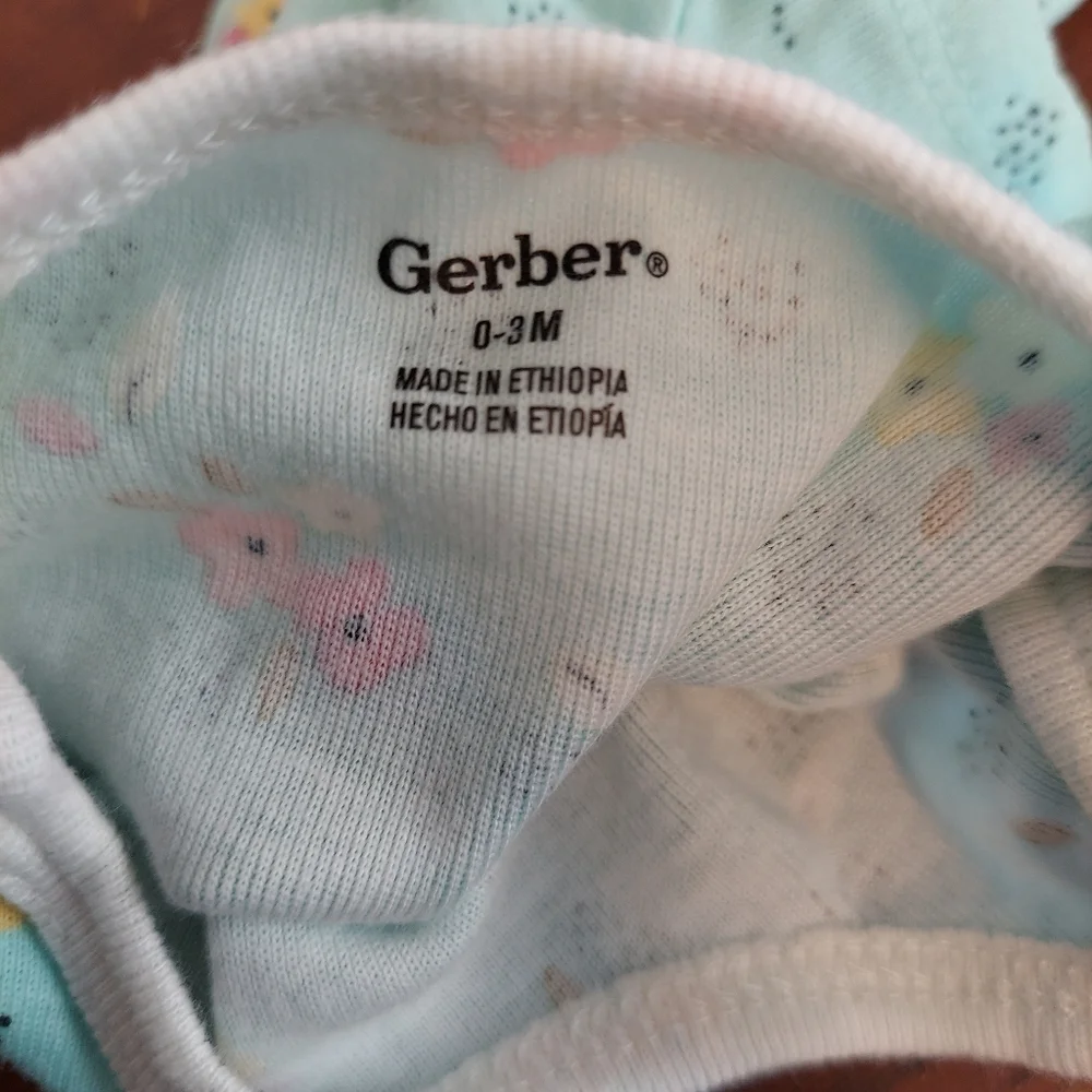 🎁10/$25-Gerber onesie, size 0-3 months,  aqua  floral